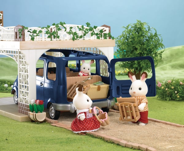 Sylvanian Families Iso perheauto