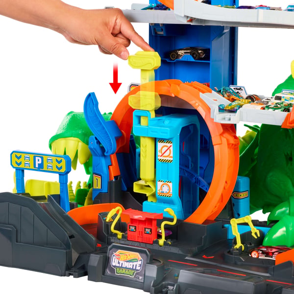 Hot Wheels City Det ultimata T-Rex-garaget med 2 leksaksbilar och förvaring av över 50 bilar, tävla och utför stunttrick, dinosauriefiende