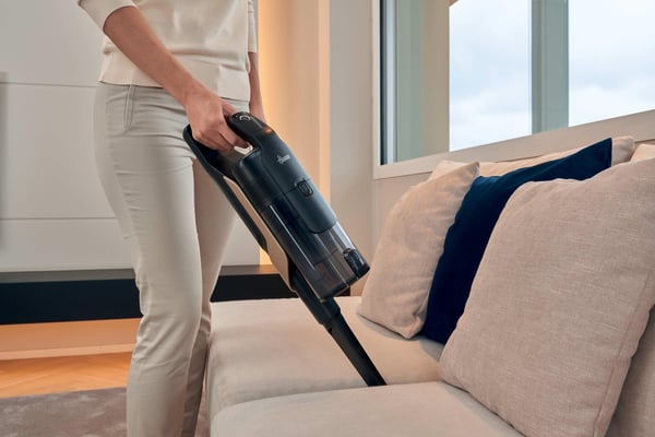 Hoover HF610P 011 Sauvaimuri Akku Kuiva EPA Pussiton 0,7 L 660 W Musta, Metallinen 4 ah