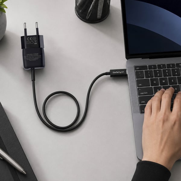 StarTech.com 103EB-WALL-CHARGER mobiililaitteen laturi Universaali Musta AC Pikalataus Sisätila