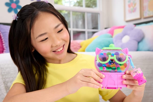 Polly Pocket Polly Pocket-tyggegummikillingeæske-legesæt med 1 mikrodukke og kæledyr, rejselegetøj med frugttilbehør og ture