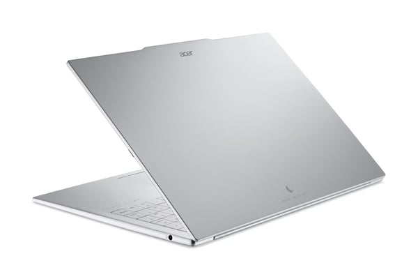 Acer Swift Air 16 OLED SFA16-61M-R559 Copilot+ PC AMD Ryzen AI 7 350 Laptop 40,6 cm (16") WUXGA 32 GB LPDDR5-SDRAM 1 TB SSD Wi-Fi 6 (802.11ax) Windows 11 Home Sølv
