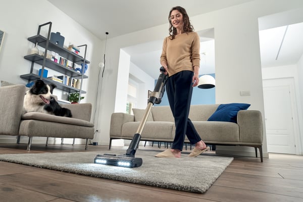 Hoover HF210PP 011 2-i-1 stangstøvsuger Batteri Dry EPA Poseløs 1 L 165 W Sort, Guld