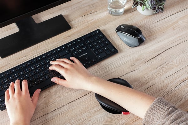 CHERRY SLIDEPAD ERGO håndledsstøtte Sort