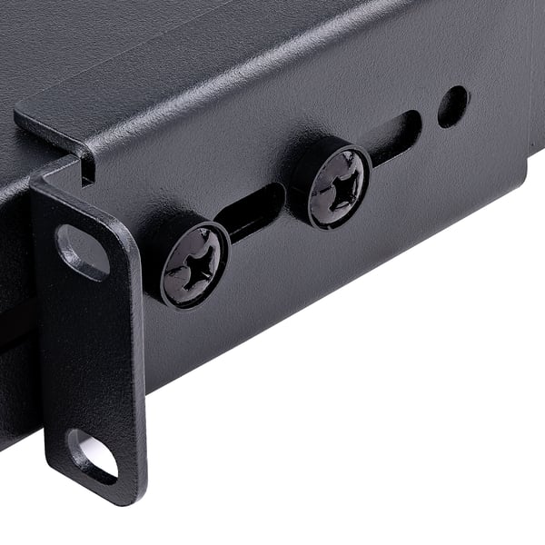 StarTech.com 1U ventilerat hyllplan med justerbart djup för rack - kraftigt, fast rackhyllplan - 113 kg