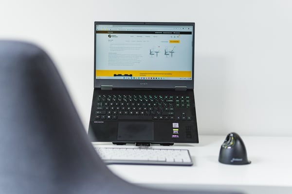 BakkerElkhuizen UltraStand Universal Laptop stativ Sort, Mørkegrå 39,6 cm (15.6")