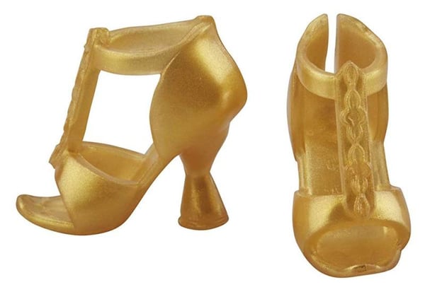Hasbro E5463 nukke