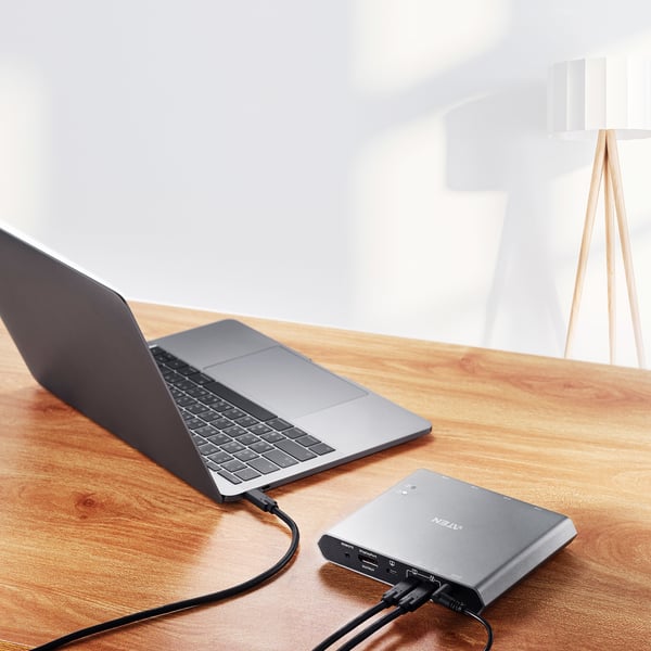 ATEN 2-Port 4K DisplayPort USB-C KVM Dock Switch med strömgenomföring