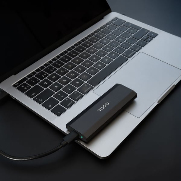 TooQ TQE-2231B tallennusaseman kotelo SSD-kotelo Musta M.2