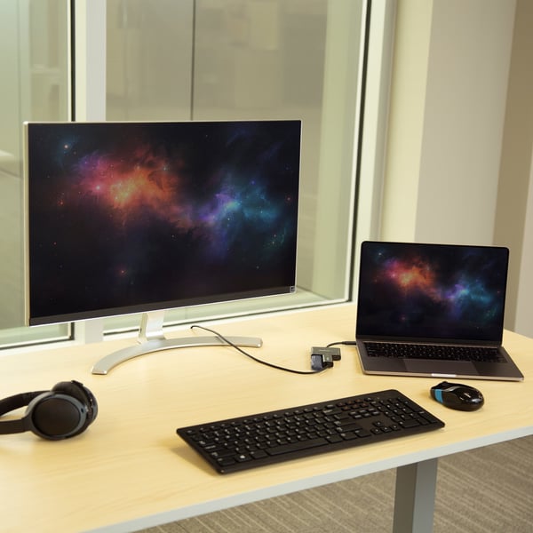 StarTech.com USB-C til HDMI Adapter - 4K 30Hz - Thunderbolt 3 Kompatibel - med Strømforsyning (USB P