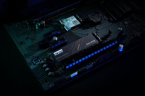 Klevv CRAS C925G 2 TB M.2 PCI Express 4.0 NVMe 3D TLC NAND