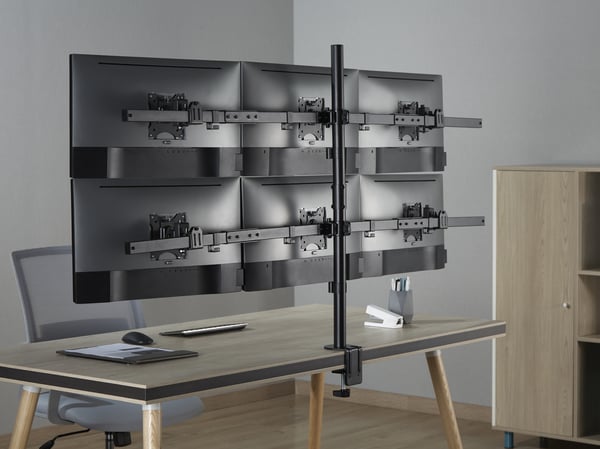 Equip 650160 monitorin kiinnike ja jalusta 81,3 cm (32") Vastaanotto Musta