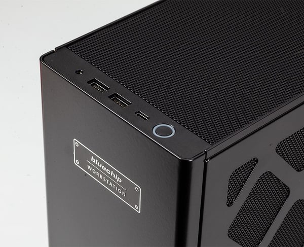 bluechip BUSINESSline Workstation WS800 Intel® Core™ i9 i9-14900K 16 GB DDR5-SDRAM 500 GB SSD NVIDIA RTX PRO 4000 Blackwell Windows 11 Pro Mini PC Arbetsstation Svart