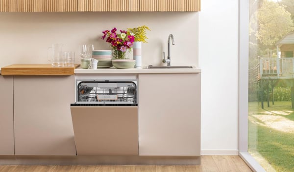 Gorenje G600 ULTRA16BWIFI Täysin integroitu 16 paikkoja