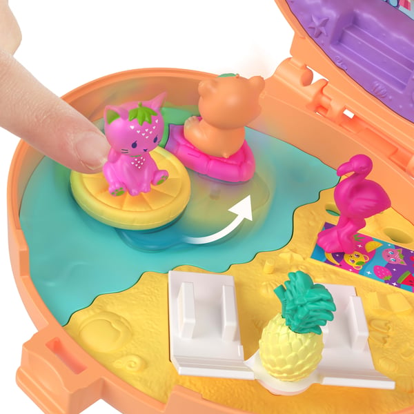 Polly Pocket Plushie Bear-æske, sæt med dukke og nøglering med kæledyr, tilbehør med frugttema