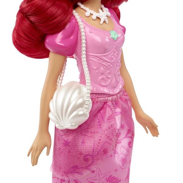 Disney Princess Ariel gör sig i ordning