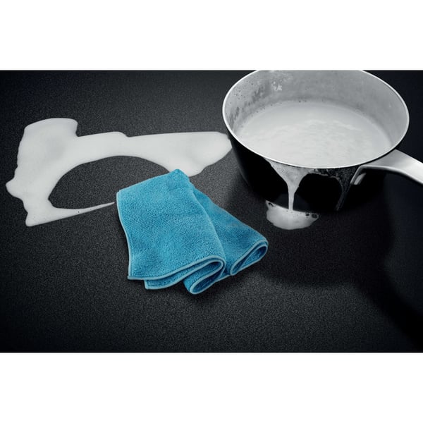 Electrolux EIS82453IZ Sort Indbygget 80 cm Zone induktionskogeplade 4 zone(s)