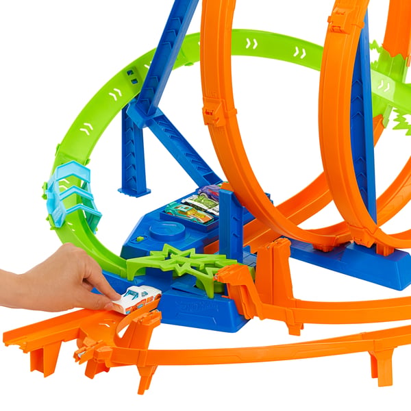 Hot Wheels Action Hot Wheels-banset med 5 kraschzoner, motordriven booster och 1 Hot Wheels-bil