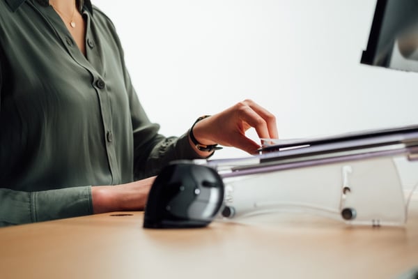 BakkerElkhuizen FlexDesk 640 dokumentholder Plast, Gummi, Stål Lys grå, Transparent