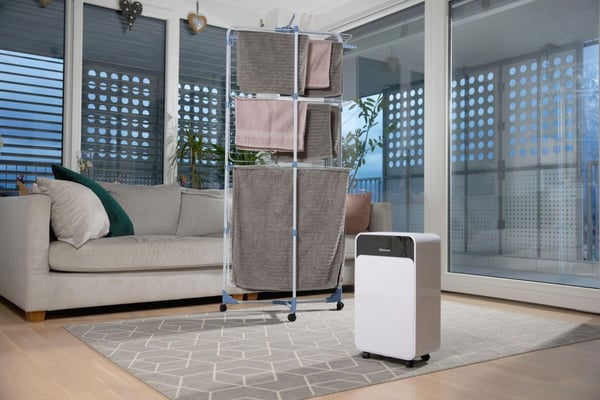 Hisense D16CW 2 L 40 dB 270 W Valkoinen