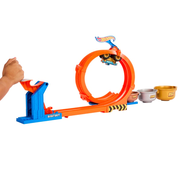 Hot Wheels Monster Trucks Loop-And-Flip Trophy Challenge-legesæt og metalstøbt Bigfoot-legetøjstruck