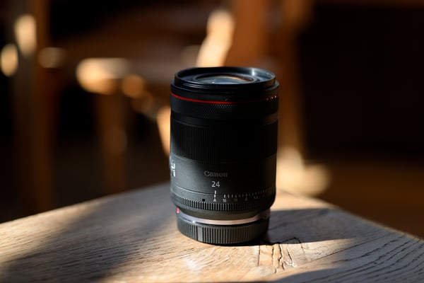 Canon RF 24mm F1.4L VCM MILC Bred linse Sort