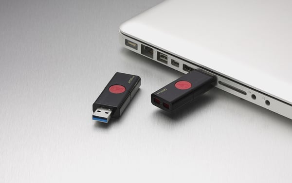 Kingston Technology DataTraveler 106 USB-muisti 64 GB USB A-tyyppi 3.2 Gen 1 (3.1 Gen 1) Musta, Punainen