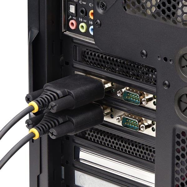 StarTech.com Seriellt PCIe-kort med 4 portar, PCI Express-kort med fyra portar till RS232/RS422/RS485 (DB9), lågprofilfäste, 16C1050 UART, Windows/Linux, TAA-kompatibel - nivå 4 ESD-skydd