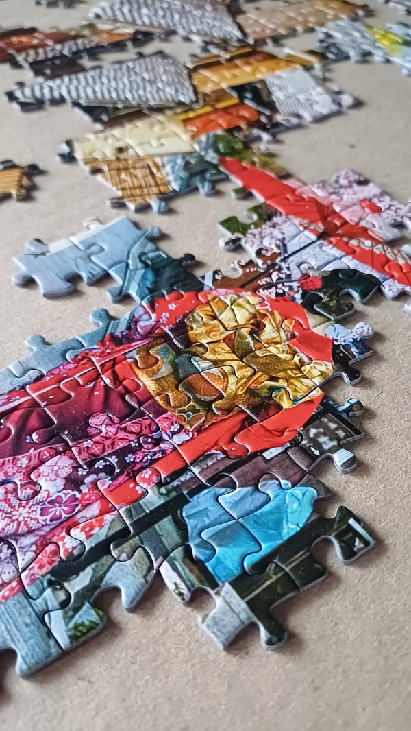 Tactic Puzzle Lovers Woman walking in Kyoto 1000 pcs puzzle