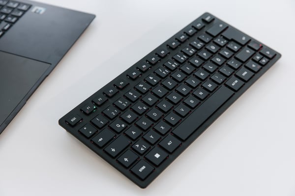 CHERRY KW 9200 MINI tangentbord Universal USB + RF Wireless + Bluetooth QWERTZ tyska Svart