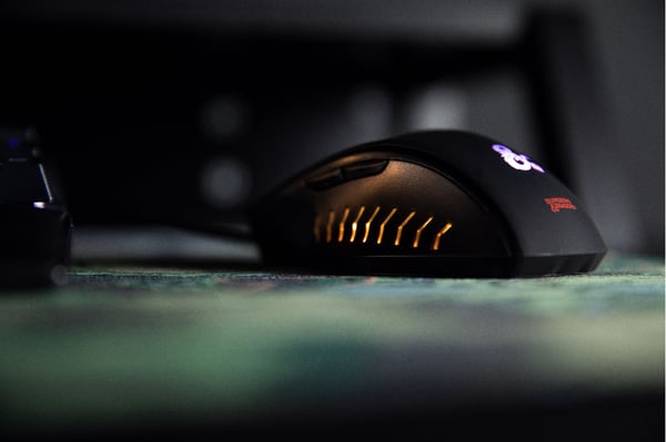 Konix KX DND GAMING MOUSE hiiri Pelaaminen Oikeakätinen USB A-tyyppi Optinen 2500 DPI
