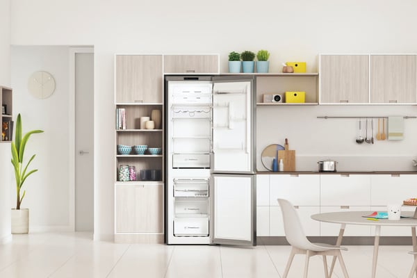 Indesit INFC9 TI22X Fritstående 367 L Rustfrit stål