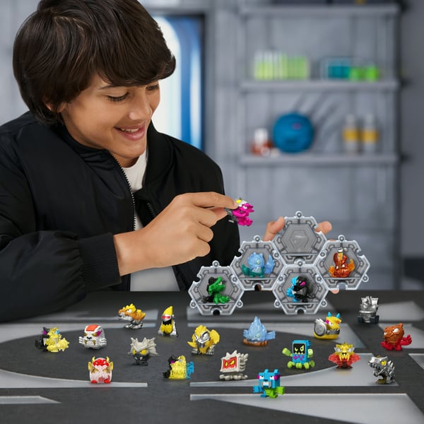 Moose Toys MrBeast Lab Swarms Hyper Fusion Chaos XL pack