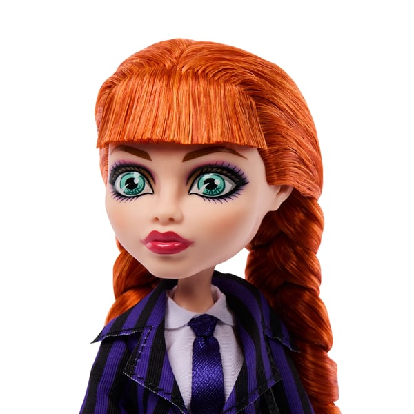 Monster High x Wednesday-samlardocka, Agnes DeMille med lila uniform och tillbehör
