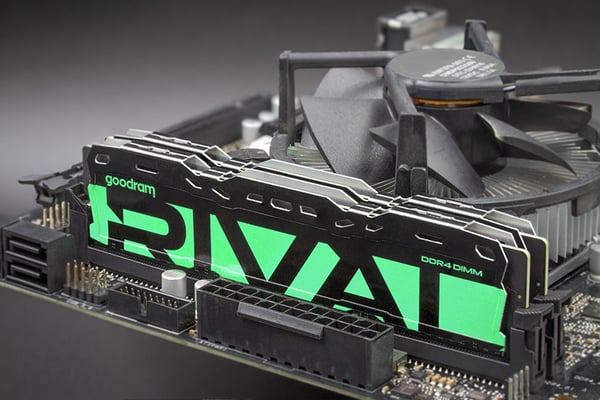 Goodram *DDR4 Rival Radiant 8GB (1* 8)/3200 CL16 Green hukommelsesmodul 1 x 8 GB 3200 MT/s 288-pin DIMM