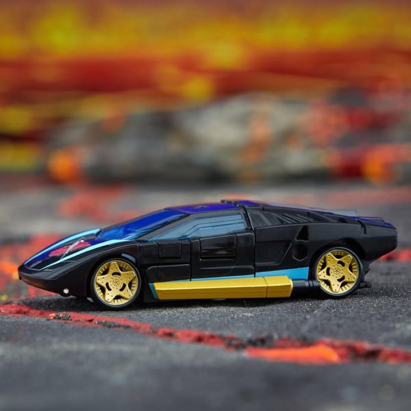 Hasbro Transformers: Legacy Deluxe Class Armada Universe Wheeljack