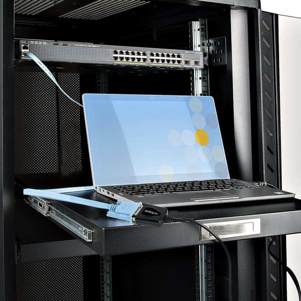 StarTech.com 1 m USB till RS232-adapter med COM-lagring, DB9 till USB