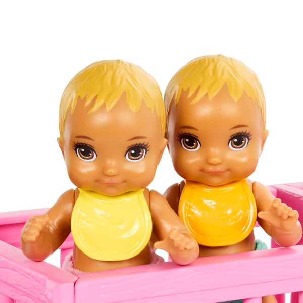 Barbie Skipper Babysitters Inc. Skipper Babysitter-dukke med tvillingebørneværelse-legesæt og tilbehør