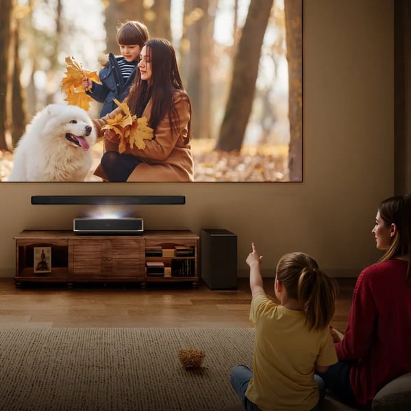 Hisense PT1 Ultrakort projektor med kort projiceringsafstand UHD 4K (3840x2160) 3D Sort