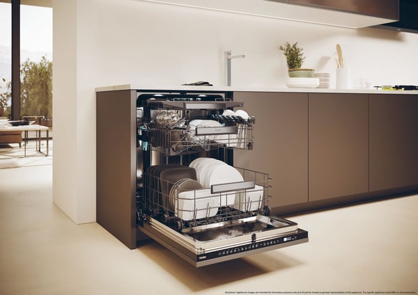 Haier XI 4A4M4PB Helt integrerad 14 kuvert