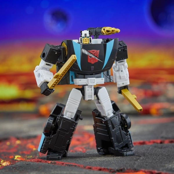Hasbro Transformers: Legacy Deluxe Class Armada Universe Wheeljack