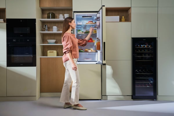 Candy CNCQ2T518EC Fritstående 279 L Cremefarvet