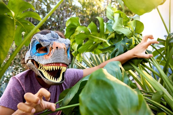 Jurassic World Snarlin' Sounds Velociraptor Mask