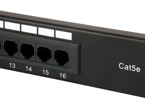 Equip 235317 patch panel 1U