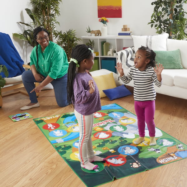 Hasbro Gaming Twister Junior Brætspil Rejser/eventyr