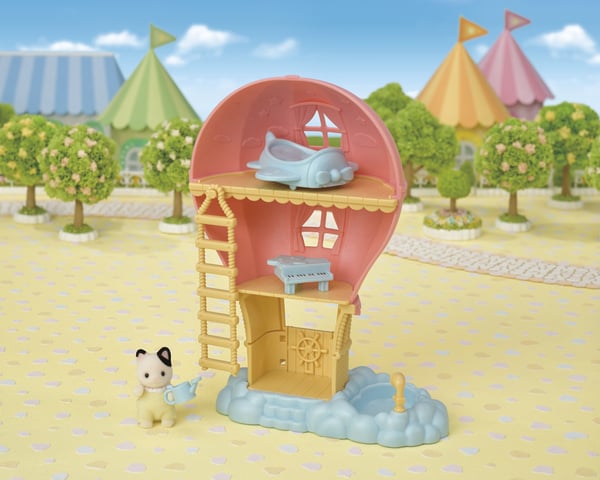 Sylvanian Families Baby Ballon Legehus med figur