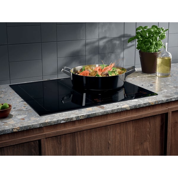 Electrolux EIS62453 Svart Inbyggd 60 cm Induktionshäll med zon 4 zone(s)