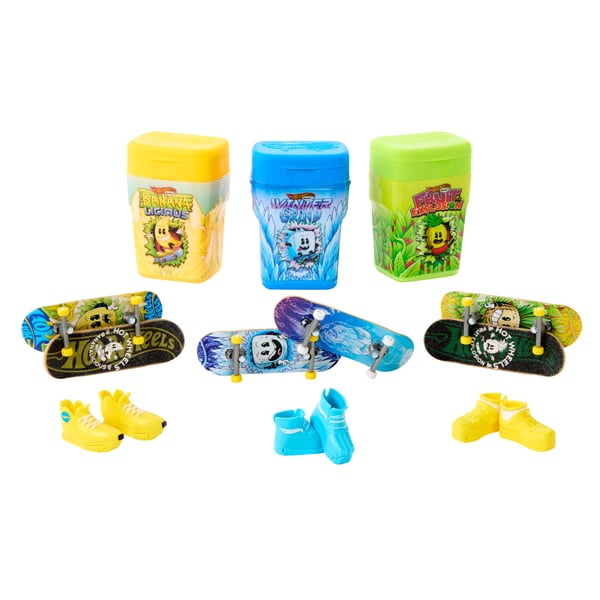 Hot Wheels Action Skate-smagsvariant med 2 eksklusive fingerskateboards og 1 par aftagelige skatersko i opbevaringsæske