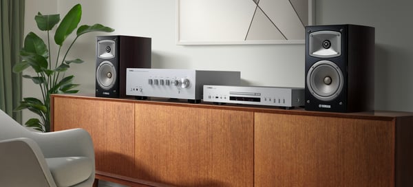 Yamaha CD-S303 Silver HiFi CD-spelare