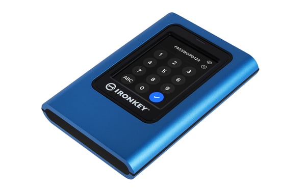 Kingston IronKey Vault Privacy 80 - SSD - krypterad - 960 GB - extern (bärbar)